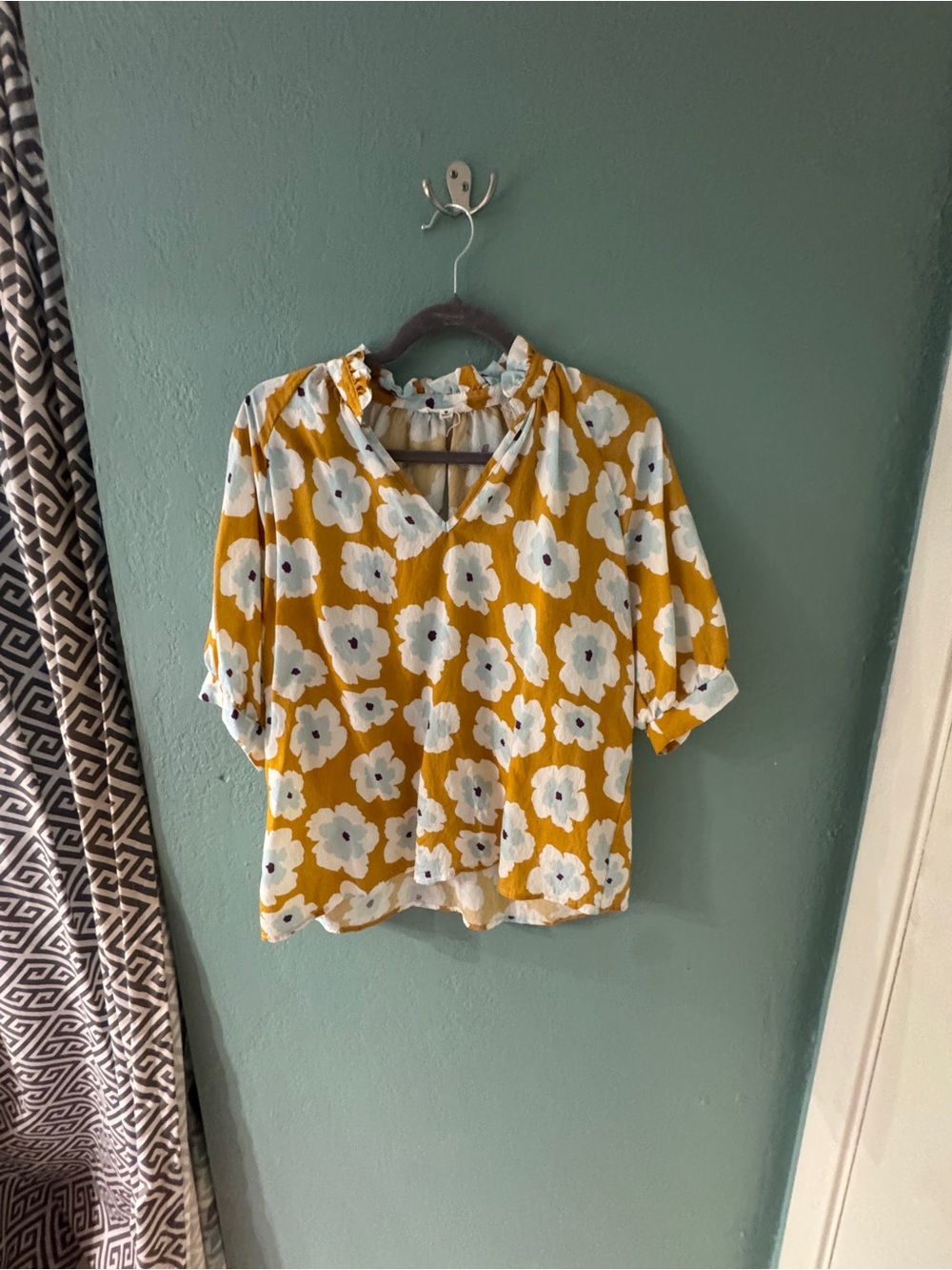 Women’s Mustard Floral V-Neck Blouse THML
